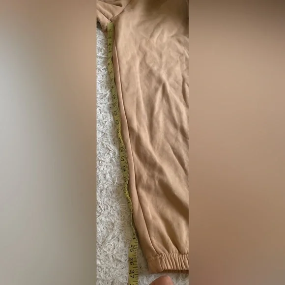 Aritzia Super World™ THE SUPER FLEECE™ Oversized Sweatpant - Picture 6 of 11